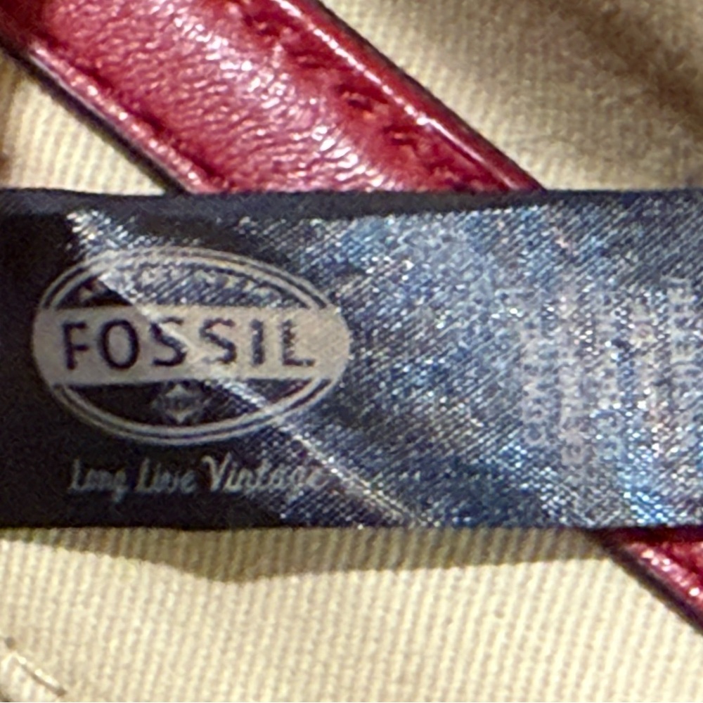 Cherry 🍒 red leather Fossil Memoir Novel flap crossbody handbag - Picture 15 of 15